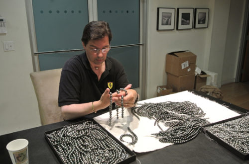 Rang de perles noires